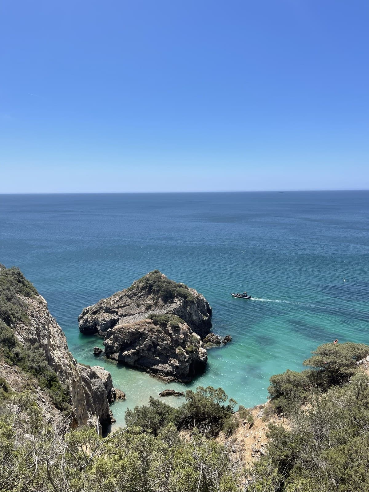 Fotografia original usada para criar a peça Praia Ribeira do Cavalo